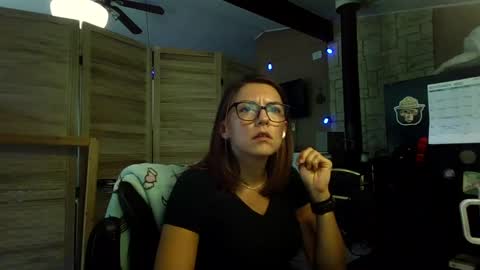 ItsMeSophie X online show from September 18, 4:00 pm