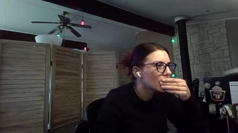 ItsMeSophie X online show from November 12, 6:43 pm