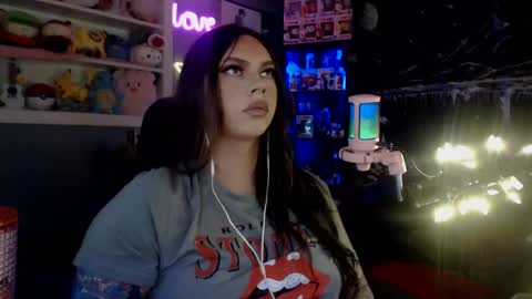 Nicki Foxx online show from January 5, 3:32 am