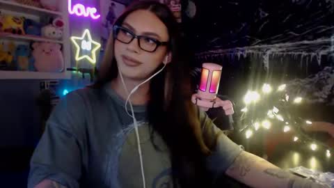 Nicki Foxx online show from January 17, 6:33 pm