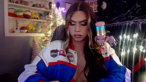 Nicki Foxx online show from December 10, 12:06 am