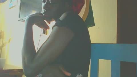 Snapshot of itsqueen_blacq chatting on September 19, 11:36 am Queen blacq online show from September 19, 11:36 am