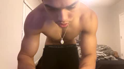 Snapshot of itstarzan chatting on February 13, 12:24 am TARZAN online show from February 13, 12:24 am