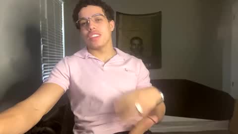 Snapshot of itstarzan chatting on February 15, 5:39 pm TARZAN online show from February 15, 5:39 pm