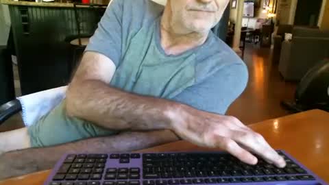 Snapshot of itsxxxtc chatting on September 8, 5:12 pm itsxxxtc online show from September 8, 5:12 pm