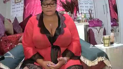 itumeleng74 online show from March 14, 8:51 am