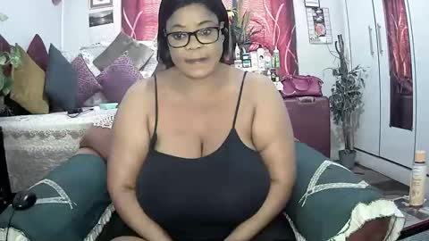 itumeleng74 online show from February 27, 7:51 am
