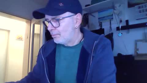 itunixx63 online show from November 25, 7:40 am