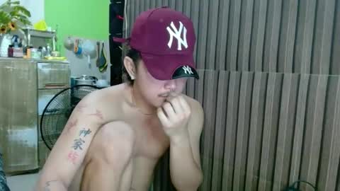 itzme_dex online show from May 12, 4:27 pm