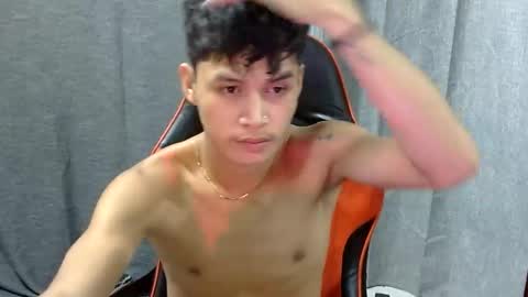 itzme_john online show from April 2, 6:48 pm