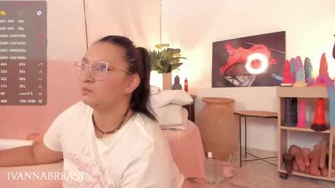 Snapshot of ivannabreastoficial chatting on September 16, 11:52 pm Ivannabreast online show from September 16, 11:52 pm