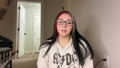 ivey jade online show from October 3, 6:54 am