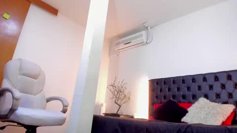 Snapshot of ivi_lopez chatting on September 9, 1:33 pm Ivi online show from September 9, 1:33 pm