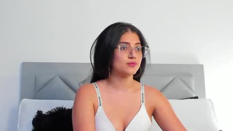 Ivonne Lennox online show from February 3, 2:36 am
