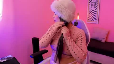 Ivonne online show from April 17, 8:33 pm