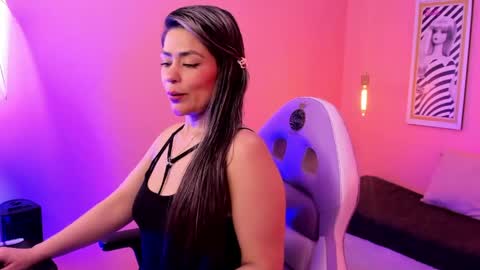 Ivonne online show from April 18, 9:26 pm