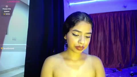 ivonneseducee_ online show from September 21, 5:00 am
