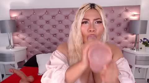 IvonnyBon online show from January 16, 3:59 am