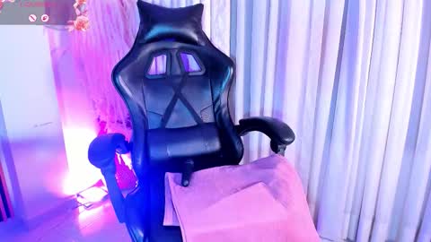 ivonymiller online show from October 13, 11:18 pm