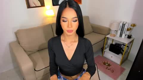 kirstenelsie online show from January 3, 11:35 am
