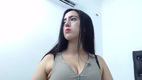 ivorynoir online show from April 7, 1:46 pm