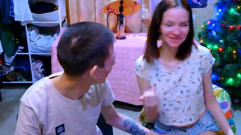 Ivy and Lester online show from December 6, 4:55 pm