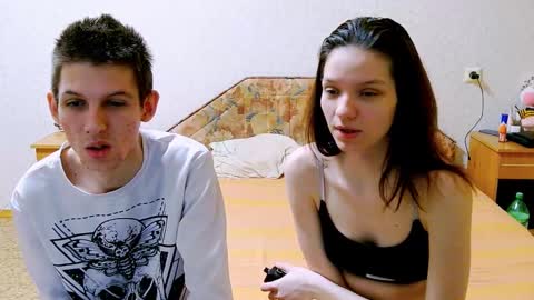 Ivy and Lester online show from March 8, 11:49 pm