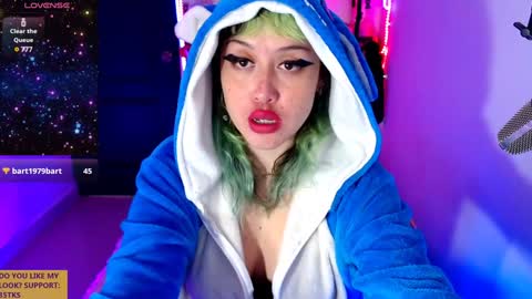 Snapshot of ivy_rosse chatting on January 29, 2:21 pm You can find more of me here  online show from January 29, 2:21 pm