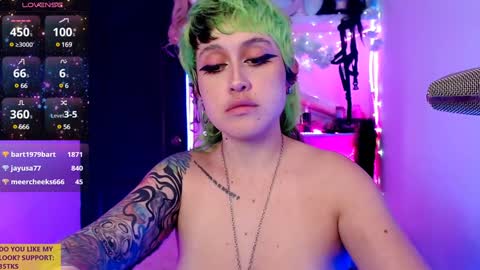 Snapshot of ivy_rosse chatting on January 2, 6:23 pm You can find more of me here  online show from January 2, 6:23 pm