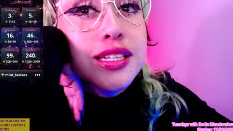 Snapshot of ivy_rosse chatting on March 1, 6:54 pm You can find more of me here  online show from March 1, 6:54 pm