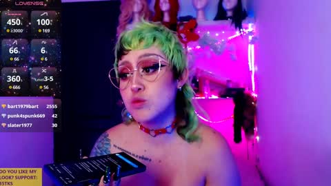 Snapshot of ivy_rosse chatting on December 9, 6:25 pm You can find more of me here  online show from December 9, 6:25 pm