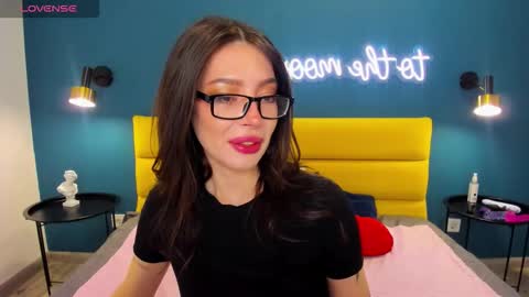 Ivy online show from March 25, 1:45 am