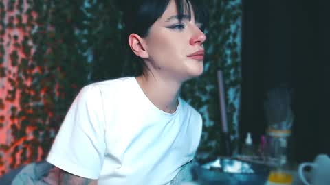 Miss Ivy online show from December 6, 5:17 pm