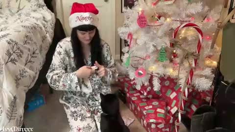 Snapshot of ivyminxxx chatting on December 25, 7:13 pm Ivy Minxxx online show from December 25, 7:13 pm