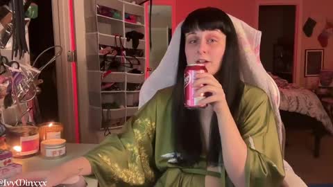 Snapshot of ivyminxxx chatting on December 26, 4:21 am Ivy Minxxx online show from December 26, 4:21 am