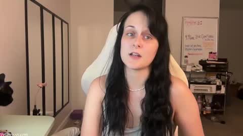 Snapshot of ivyminxxx chatting on September 18, 1:31 am Ivy Minxxx online show from September 18, 1:31 am