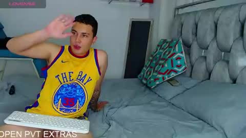Ivy and Sam online show from July 19, 3:31 am