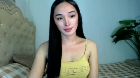 iwillcum4u_ online show from June 14, 1:13 pm