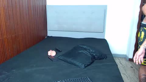Snapshot of ixchell_dewei chatting on March 1, 1:40 pm ixchell_dewei online show from March 1, 1:40 pm