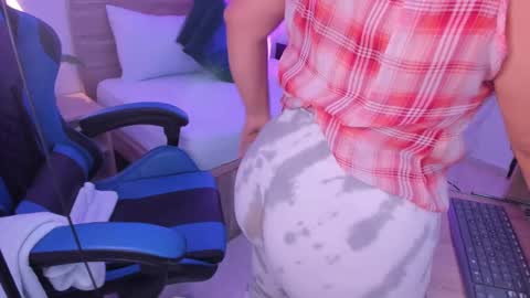 Iza online show from October 9, 1:05 pm