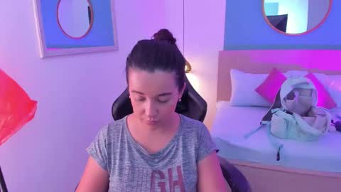 Snapshot of izaro_22 chatting on September 10, 2:34 am Iza online show from September 10, 2:34 am