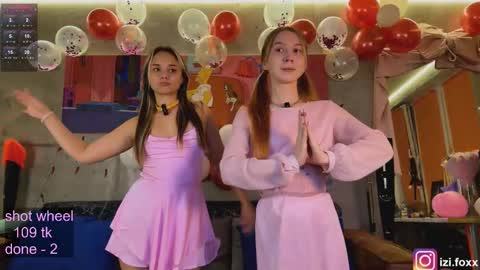 izi online show from November 15, 4:30 pm