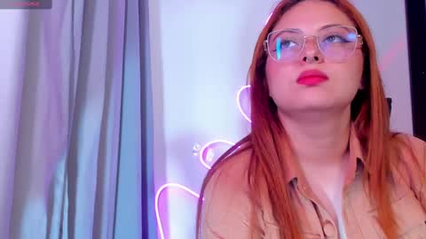 hot izys online show from February 16, 7:05 pm