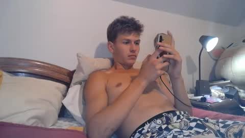 Snapshot of izzame2 chatting on September 13, 4:04 am Willis online show from September 13, 4:04 am