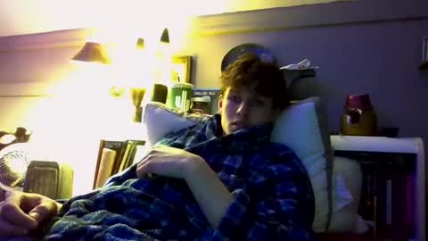 Snapshot of izzame2 chatting on February 17, 6:31 am Willis online show from February 17, 6:31 am