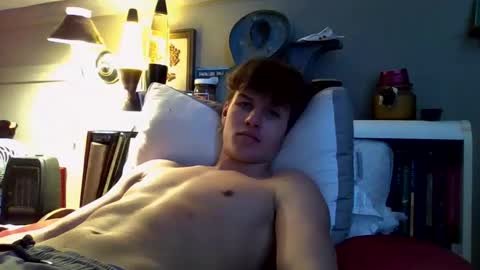 Snapshot of izzame2 chatting on February 17, 9:32 pm Willis online show from February 17, 9:32 pm