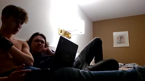 Snapshot of izzame2 chatting on February 8, 7:37 am Willis online show from February 8, 7:37 am
