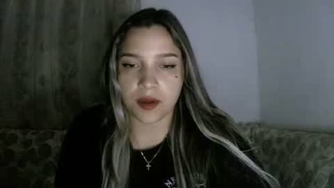 izzy_32 online show from March 9, 8:08 am