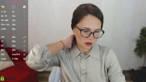 Queen of nylon  Victoria online show from October 2, 5:28 am