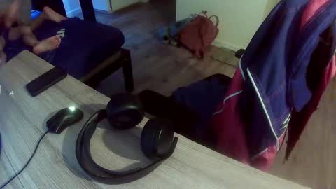 Izzysgoodboy online show from September 15, 7:10 am